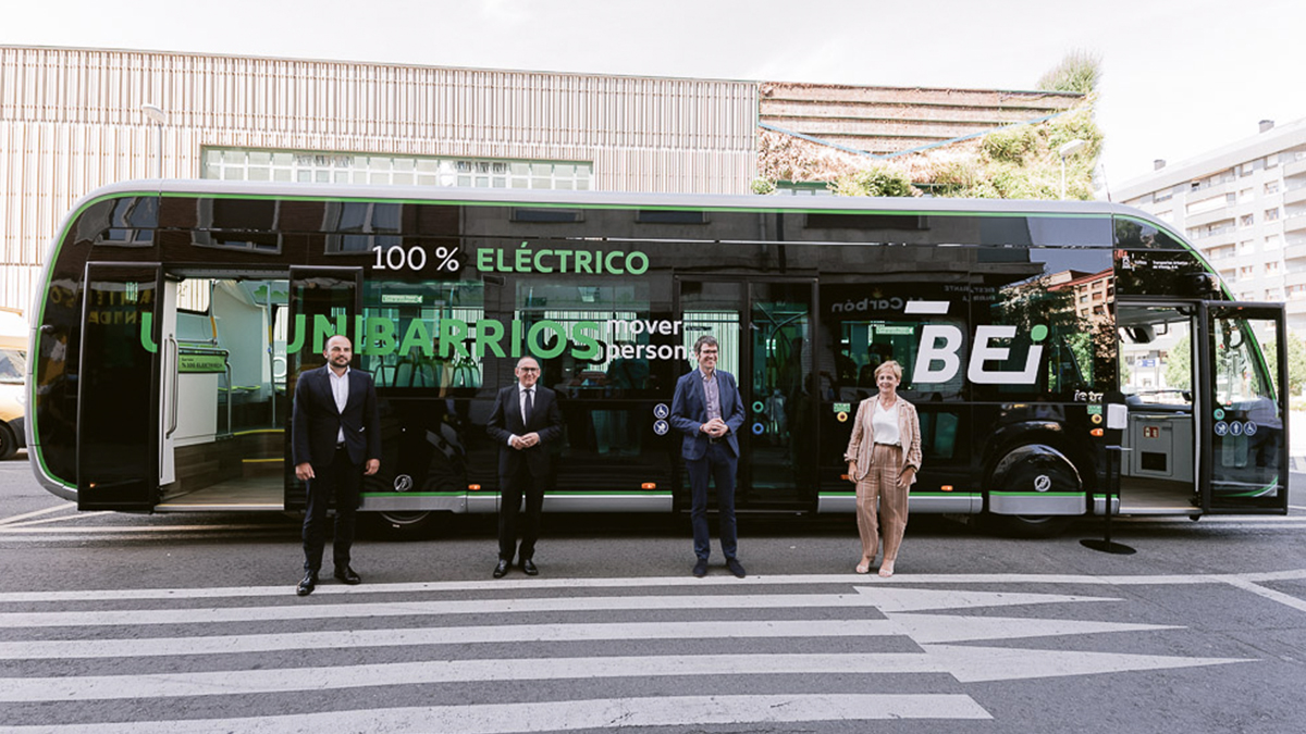 The 12 metre Irizar ie tram was presented today in Vitoria-Gasteiz